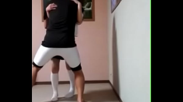 金蹴り24　タマ責め