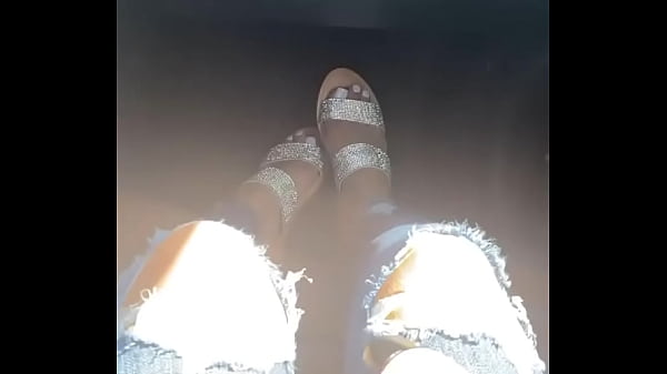 My friend sent me her sexy toes