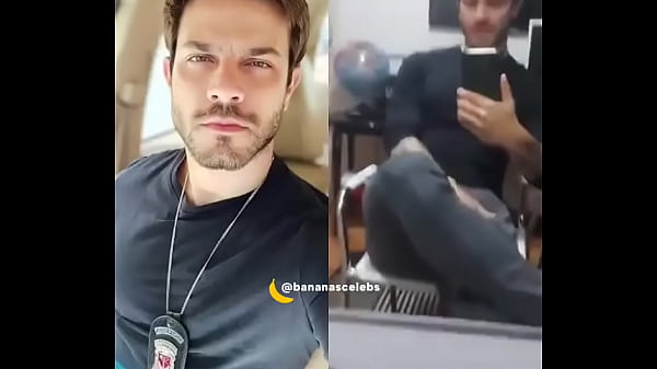 Homme Chaud Avec Bite Dure En Vidéo Amateur