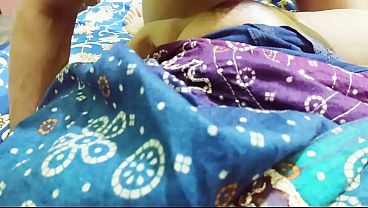 Desi Pakistani Husband wife- Roleplay Jija Sali Ko Lun K Choopay Lagwa Raha hai