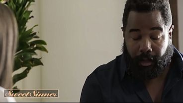 スウィート・シナー - 濡れて感謝の気持ちを表す彼女は、愛する支えを与えてくれた彼氏に感謝の気持ちを込めて、ペニスの隅々まで受け入れる