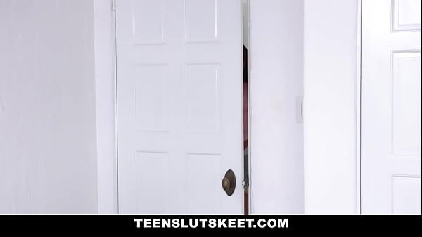 Kit Mercer and Lacy Lennon goes on a hot guy ride and bounce their pussies off