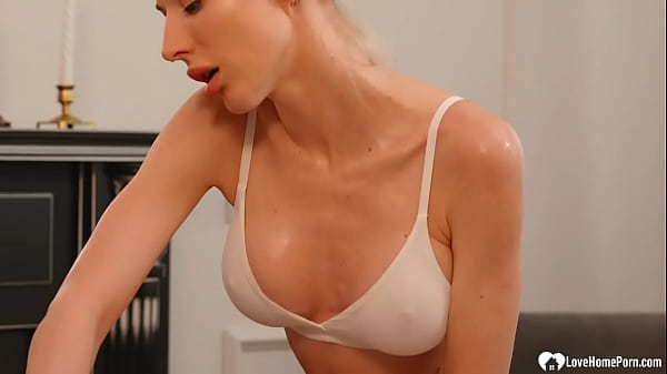Masseuse ends up pleasuring my raging boner