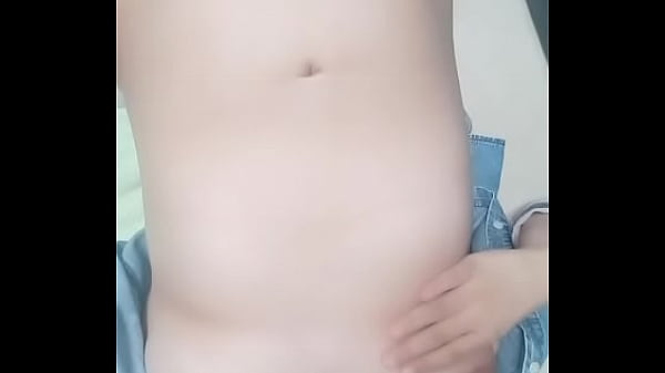 Chica caliente se muestra desnuda en cam