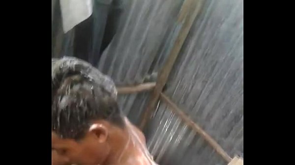 Download Video - ca sỉ Minh vương h&eacute; l&ocirc; h&agrave;ng trong nh&agrave; rieng