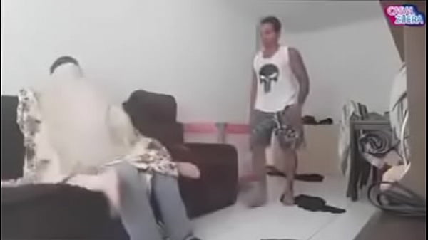 thumb joke couple