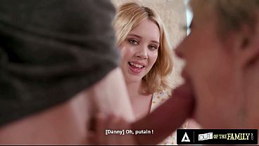 家族外 - MILFのディー・ウィリアムズが義理の恋人が自慰をしている間に彼氏とセックス