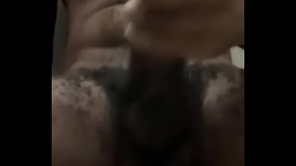 Adoro mexer no meu mamilo enquanto umazinha. E vocês? Pra galera que curte matagal de macho preto.