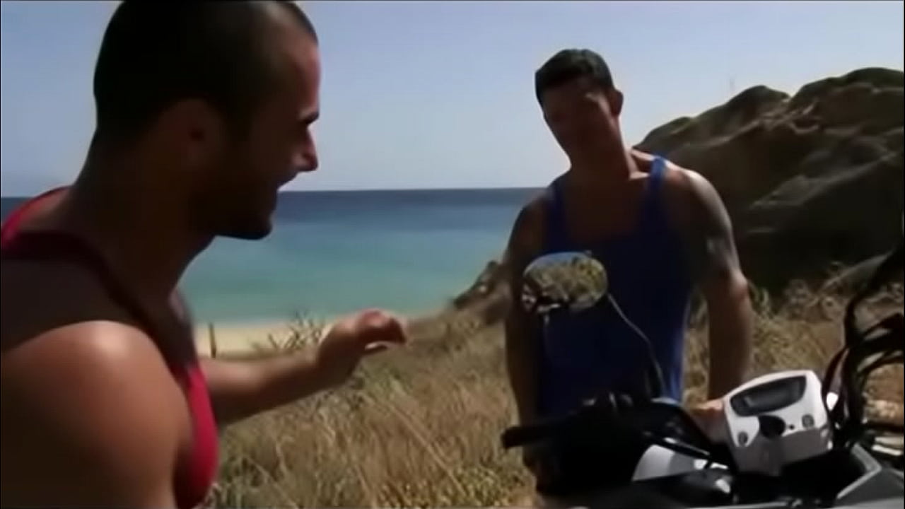 Follada en la playa
                    fucking beach gay follada muchos negros