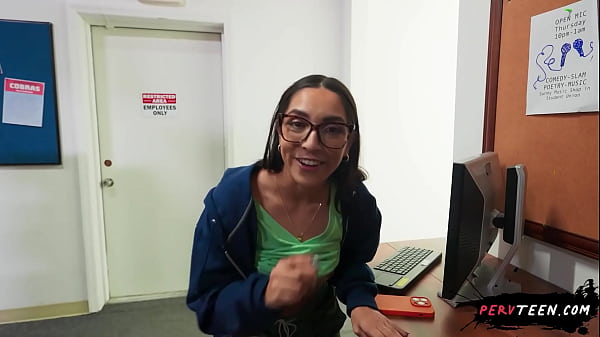 Risky Sex in Class Beside Clueless Classmates – PervTeen