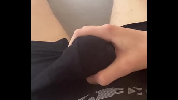 Download Video - Sexy Twink Cumming Right after waking up&period; Hot&comma; sexy Feet and Body&period; Muscle&comma; Abs