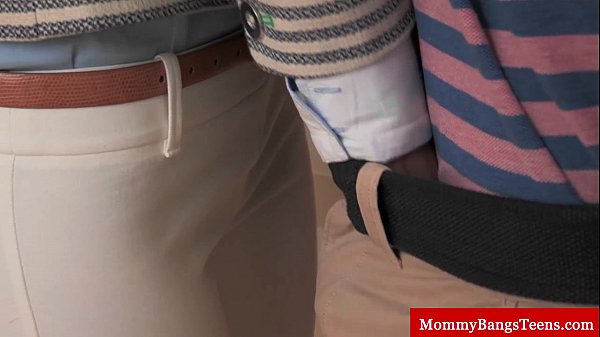 Download Video - Mamma cougar shares cum with stepteen