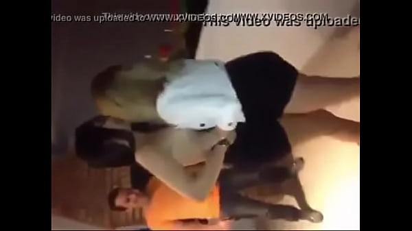 Download Video - Fernanda bailando y desnudandose