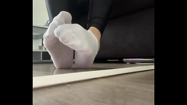 Good Morning! #socksoles #socks #whitesocks #teen #blacknails #hj #feet #fetish