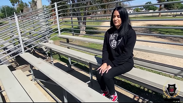 ¡Yolanda Yamz se arrodilla y le practica una felación profunda al enorme pene de Rome Major!
                   ¡Yolanda Yamz se arrodilla y le practica una felación profunda al enorme pene de Rome Major! muchos negros