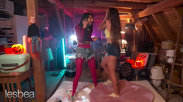 Teens shelter from the storm and share lesbian feelings - Lesbea