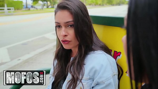 Download Video - &lpar;Katana Kombat&comma; Serena Santos&rpar; - Taking A Different Route - MOFOS