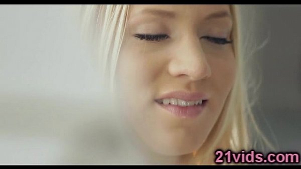 Gorgeous blonde Kiara Lord solo