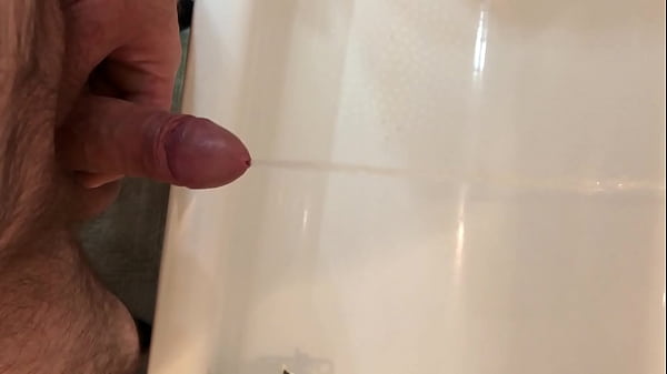 thumb bath piss