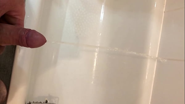 thumb bath piss
