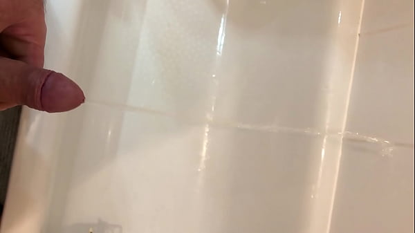 thumb bath piss