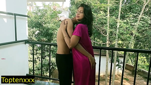 Beautiful Corporate girl first dating Sex with College Boy