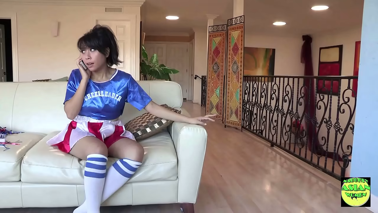 Una asiática súper cachonda consigue el trío con hombres negros que tanto anhela.
                     blowjob doggystyle threesome spanking asian cowgirl missionary facial cumshot bbc muchos negros