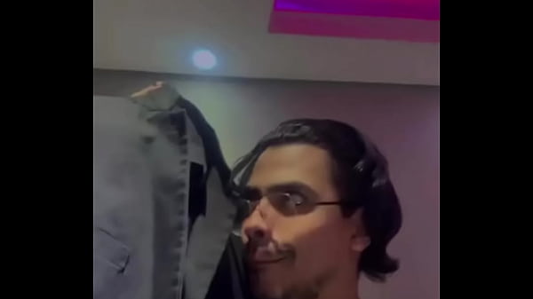 finalmente testar minha skin full social numa formatura cheia de universit&aacute;rias e open bar/foodcomo eu amo minha vida