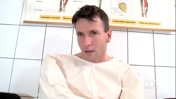 Doctor's bizarre foot therapy!