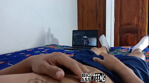 I met 2 guys on the beach, they grought me to their place and we started having fun