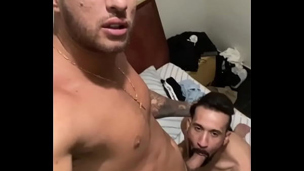 Download Video - CLIENTE MAMANDO O MOLEQUE GOSTOSO ARTHUR MONDELO