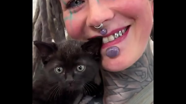 Kitten love! ??What’s the cutest thing your pet has ever done?#KittenLove #FurryFriendship #AdorableMoments #Ink...