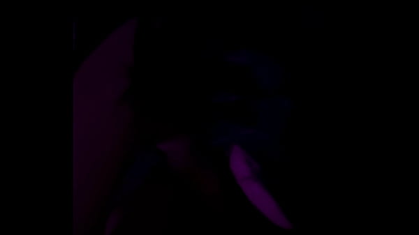 Kis ribanc élvezettel szopja a nagy farkat