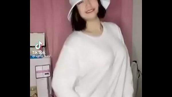 巨乳ダンス