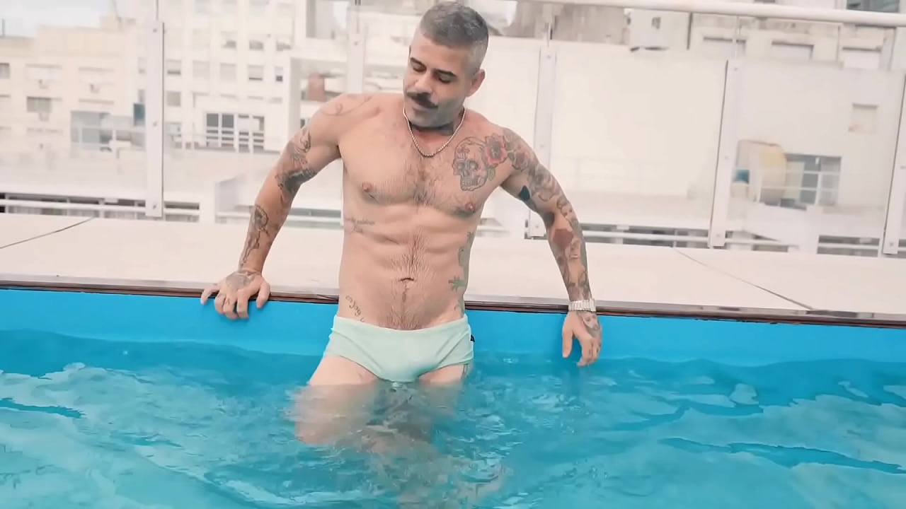 BRASILEIRO XL ENCONTRÉ EN LA PISCINA DE MÍ EDIFICIO UN DADDY DELICIOSO Y ME DEJÓ SUS MECOS EN MI AGUJERO
                    anal ass creampie blowjob handjob tattoo amateur domination fetish cum on ass gay roleplay bareback daddy bear black hair big cock big butt butt plug curly hair long cock uncut cock anal hook male on male anal creampies latino man anal creampie swallow muscle tone racist roleplay muchos negros