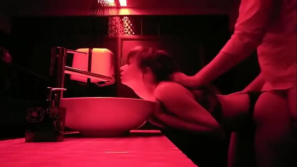 Download Video - Elle suce et se fait baiser apres 2 verres