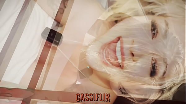 Download Video - Cassiana Costa provoca seu personal&comma; balan&ccedil;ando a bunda para ele&comma; que n&atilde;o resiste e come a bunda dela&comma; completo no Cassiflix&period;&period;