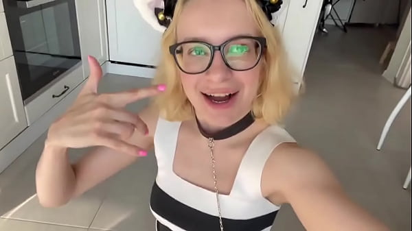 Leave any comment if you like my look!#blonde #teen #amateur #cosplay #dancegirl #glasses