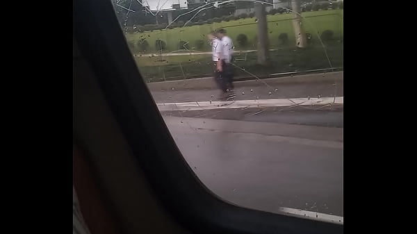 Download Video - Querendo comer um cu dentro do onibus