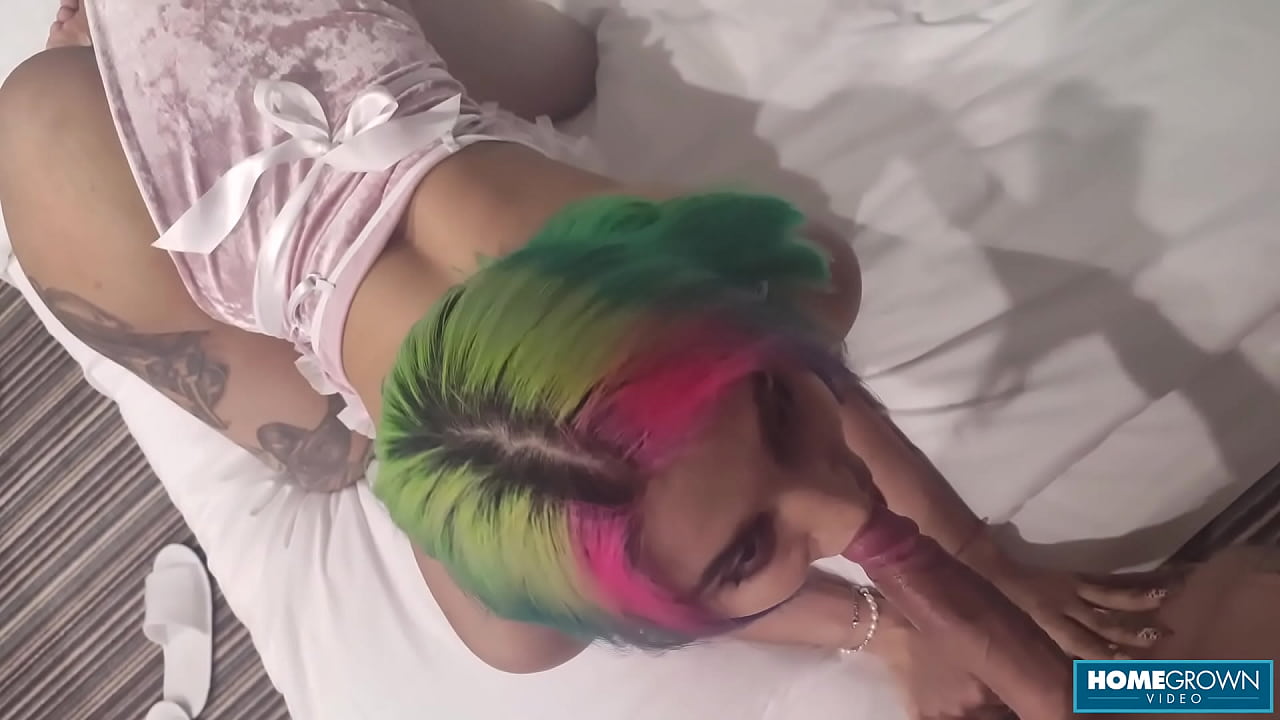Roxy Lips estira su coño y monta la gran polla de Lil Endi
                    babe blowjob handjob riding doggystyle tattoo amateur homemade POV cowgirl fetish beauty couple new missionary big cock natural tits slim body hard and fast fucking muchos negros