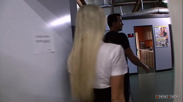 Squirting busty blonde use her big boobs to make dude cum to her mouth
