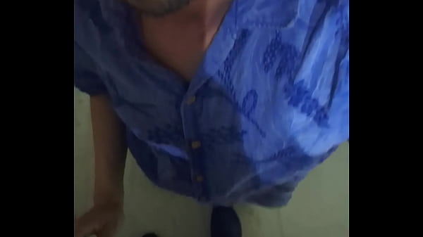 Twink Deepthroats Guy in Apartment Stairwell Fuck