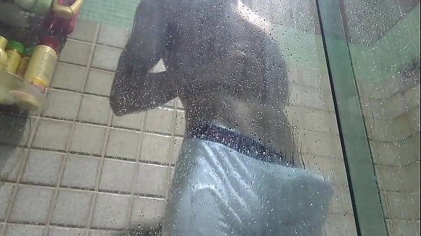 Banho de cueca branca