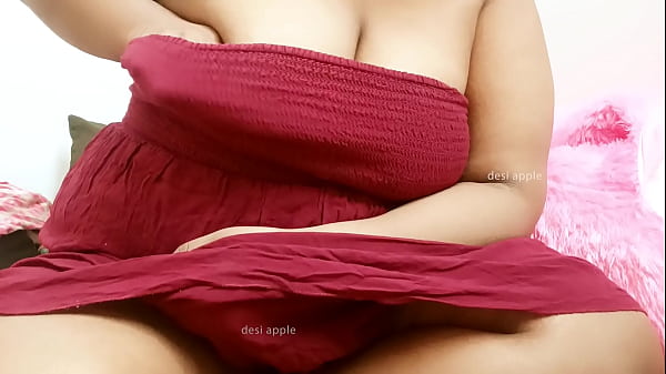 Indian desi aunty with sexy tits