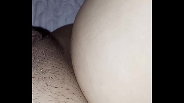 GretaLa balla sempre con la fica di fuori