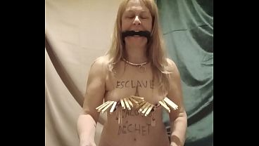 2026 04 06 Esclave F autoseance taguee coups de ceinture dressage