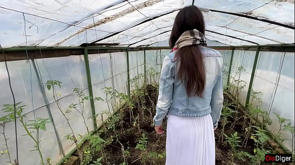 I asked Farmer girl to show how she grows juicy fruits and vegetables...