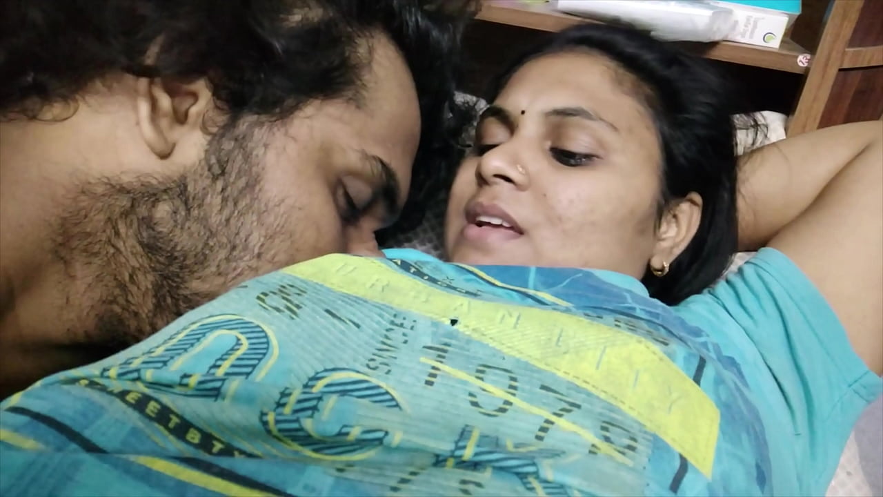 Chica india cachonda hace una mamada descuidada y luego su novio le lame el culo profundamente
                    anal licking amateur homemade chubby moaning girlfriend underwear desi black hair big cock beard ass play beautiful face young man for women young woman 0 pussy muchos negros