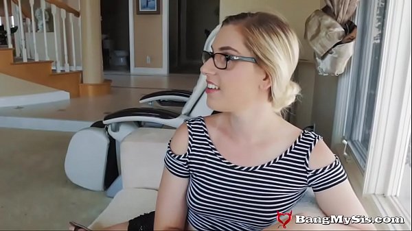 Cute Stepsis Niki Snow Dumps Boyfriend & Fucks Her Stepbrother