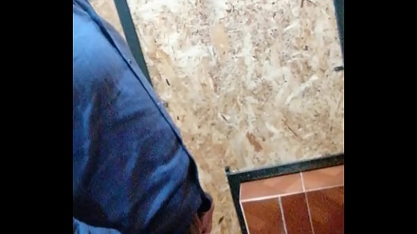 Verga de señor herero orinando